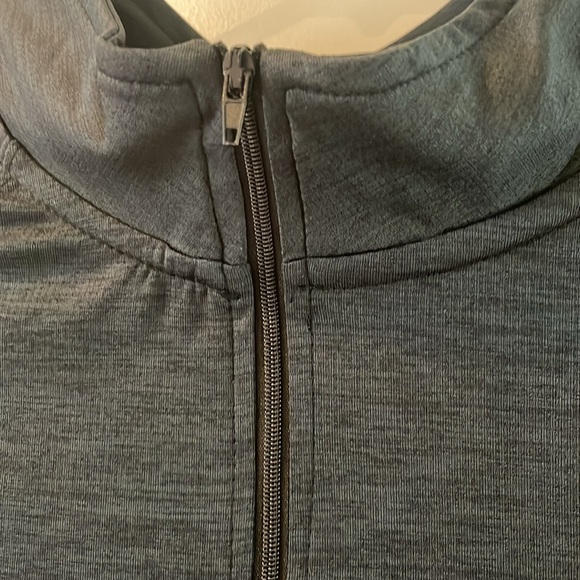 Leslie Jordan womens half zip full sleeve athletic top in size XS NWOT - Picture 4 of 6